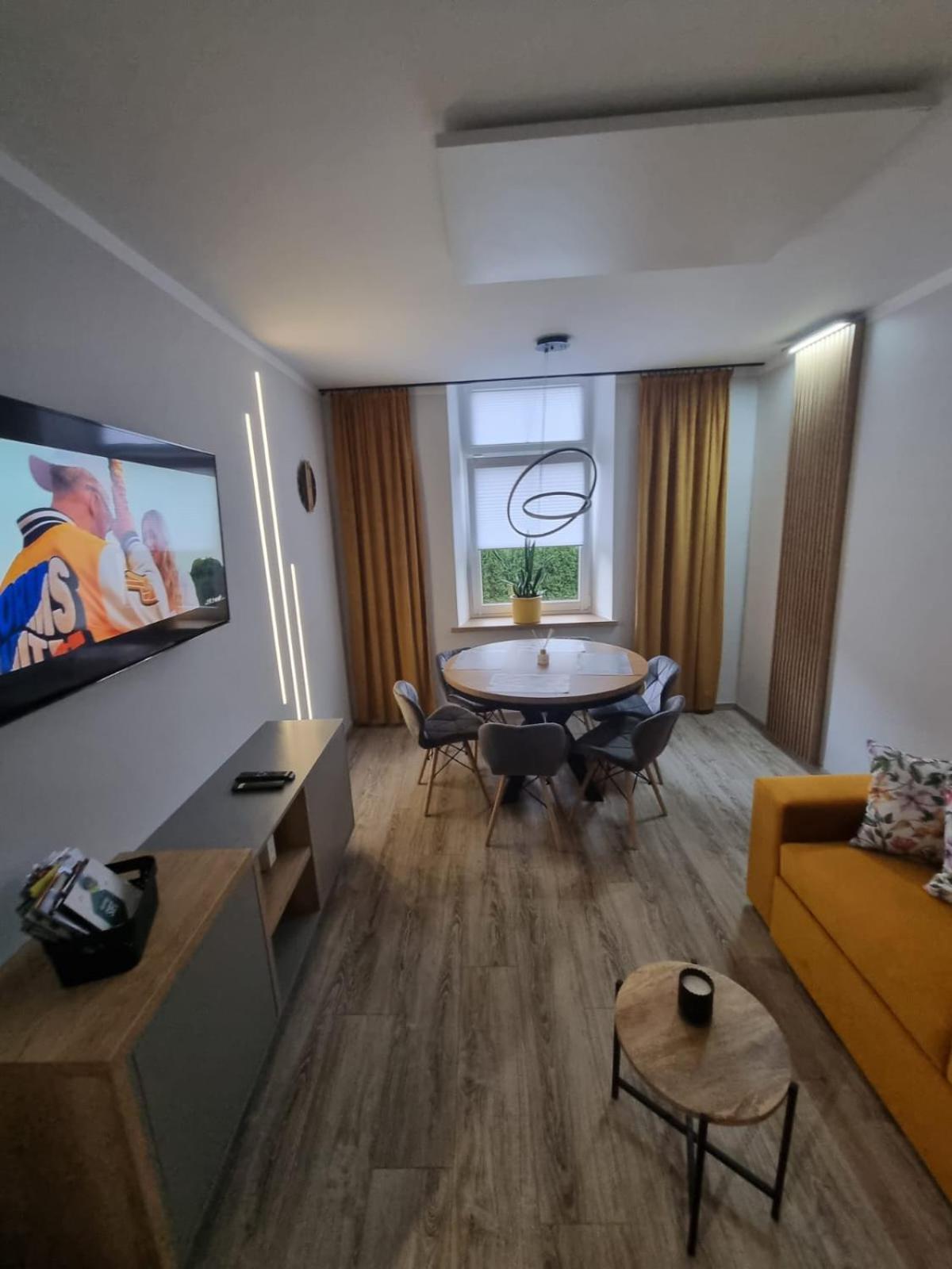 Apartament Lux Lemon Jelenia Góra Buitenkant foto